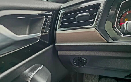 Volkswagen Jetta VII, 2021 год, 1 450 000 рублей, 14 фотография