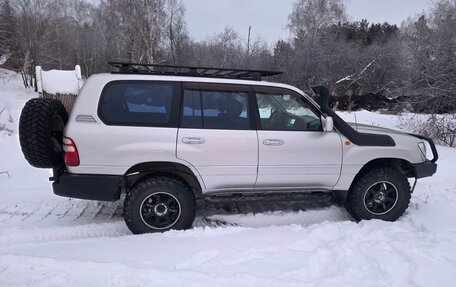 Toyota Land Cruiser 100 рестайлинг 2, 2003 год, 2 600 000 рублей, 6 фотография