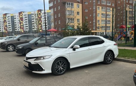Toyota Camry, 2022 год, 2 890 000 рублей, 2 фотография