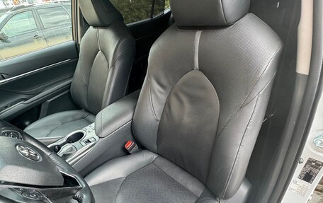 Toyota Camry, 2022 год, 2 890 000 рублей, 9 фотография