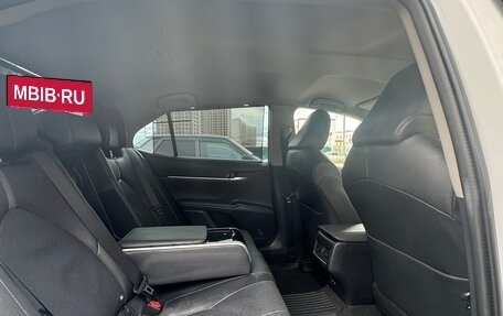 Toyota Camry, 2022 год, 2 890 000 рублей, 10 фотография