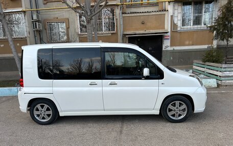 Honda Mobilio I, 2003 год, 757 000 рублей, 2 фотография