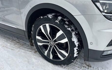 Volkswagen Tiguan II, 2019 год, 2 199 900 рублей, 12 фотография