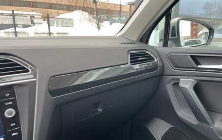 Volkswagen Tiguan II, 2019 год, 2 199 900 рублей, 25 фотография