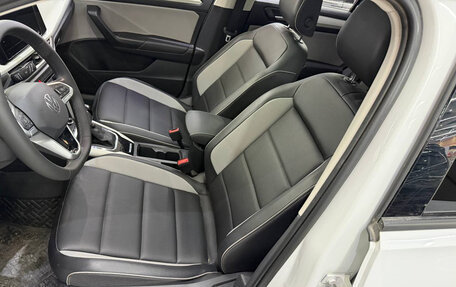 Volkswagen T-Roc I, 2023 год, 1 830 000 рублей, 5 фотография