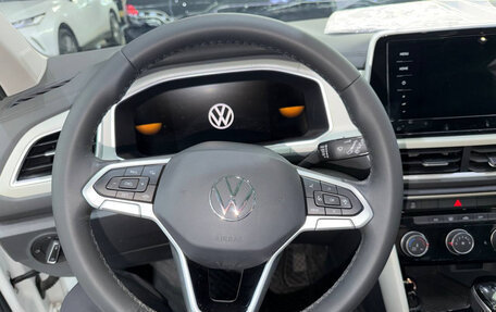 Volkswagen T-Roc I, 2023 год, 1 830 000 рублей, 11 фотография