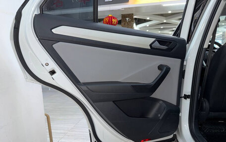 Volkswagen T-Roc I, 2023 год, 1 830 000 рублей, 9 фотография