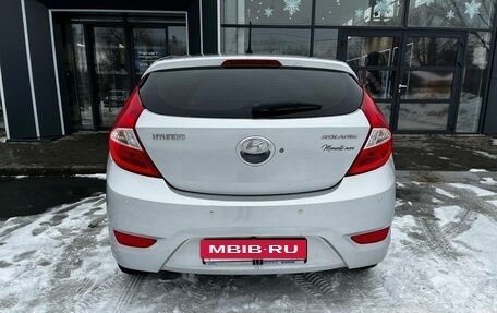 Hyundai Solaris II рестайлинг, 2012 год, 700 000 рублей, 6 фотография