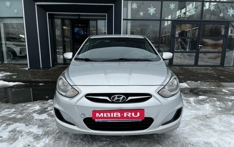 Hyundai Solaris II рестайлинг, 2012 год, 700 000 рублей, 2 фотография