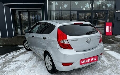 Hyundai Solaris II рестайлинг, 2012 год, 700 000 рублей, 5 фотография