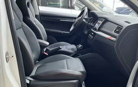 Skoda Kamiq I, 2022 год, 1 630 000 рублей, 9 фотография