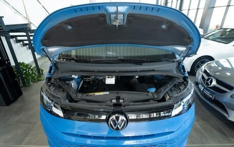 Volkswagen Multivan, 2023 год, 4 700 000 рублей, 3 фотография