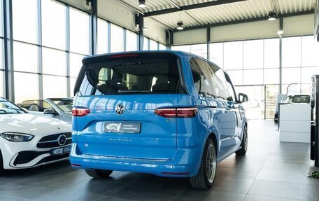 Volkswagen Multivan, 2023 год, 4 700 000 рублей, 8 фотография