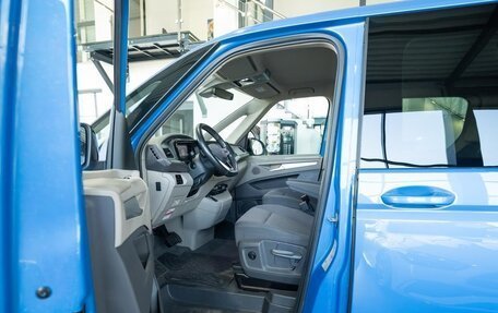 Volkswagen Multivan, 2023 год, 4 700 000 рублей, 10 фотография