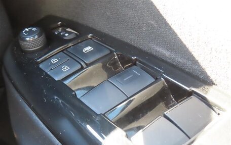 Toyota Yaris, 2021 год, 1 097 000 рублей, 13 фотография