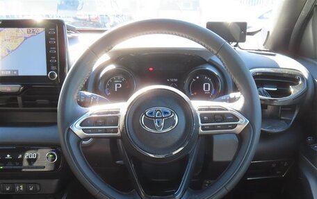 Toyota Yaris, 2021 год, 1 097 000 рублей, 6 фотография