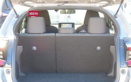 Toyota Yaris, 2021 год, 1 097 000 рублей, 16 фотография