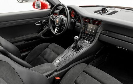 Porsche 911, 2017 год, 11 000 000 рублей, 26 фотография