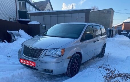 Chrysler Town & Country V рестайлинг, 2008 год, 853 000 рублей, 2 фотография