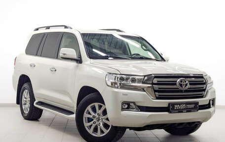 Toyota Land Cruiser 200, 2020 год, 7 270 000 рублей, 3 фотография