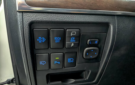 Toyota Land Cruiser 200, 2020 год, 7 270 000 рублей, 27 фотография