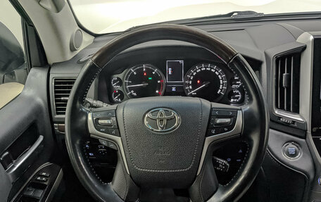 Toyota Land Cruiser 200, 2020 год, 7 270 000 рублей, 22 фотография