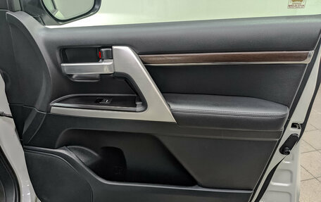 Toyota Land Cruiser 200, 2020 год, 7 270 000 рублей, 24 фотография