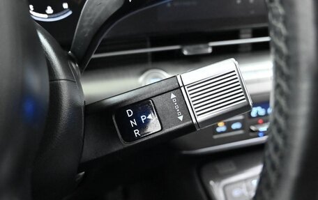 Hyundai Kona, 2023 год, 2 300 000 рублей, 6 фотография