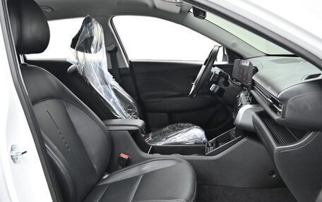 Hyundai Kona, 2023 год, 2 300 000 рублей, 7 фотография