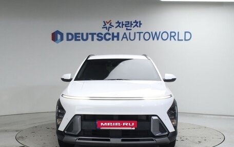 Hyundai Kona, 2023 год, 2 300 000 рублей, 3 фотография