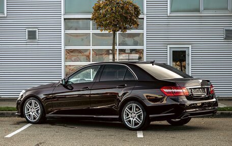 Mercedes-Benz E-Класс, 2012 год, 1 155 000 рублей, 4 фотография