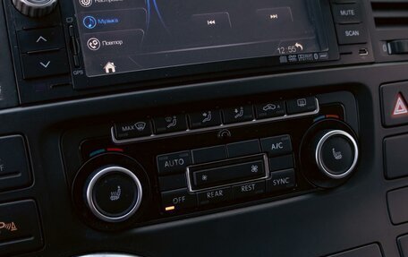 Volkswagen Multivan T5, 2012 год, 2 245 000 рублей, 15 фотография