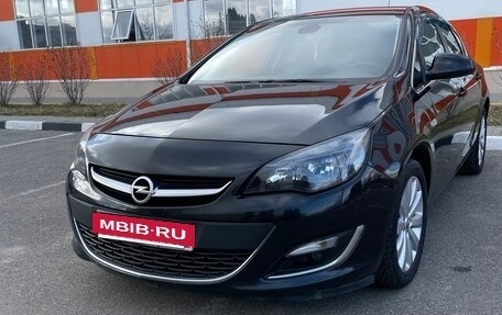 Opel Astra J, 2015 год, 890 000 рублей, 2 фотография