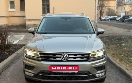 Volkswagen Tiguan II, 2017 год, 2 580 000 рублей, 2 фотография