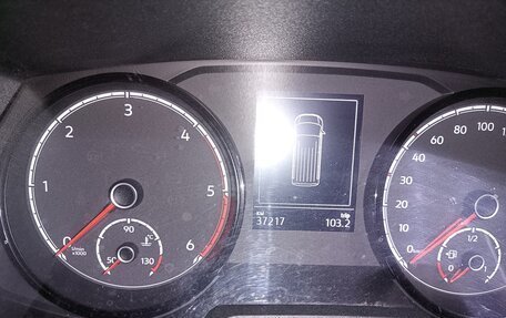 Volkswagen Caravelle T6 рестайлинг, 2021 год, 5 000 000 рублей, 1 фотография