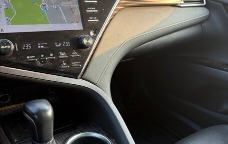 Toyota Camry, 2018 год, 2 700 000 рублей, 2 фотография