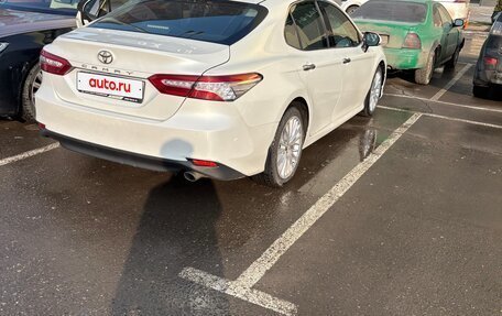 Toyota Camry, 2018 год, 2 700 000 рублей, 3 фотография