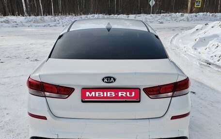 KIA Optima IV, 2018 год, 890 000 рублей, 6 фотография