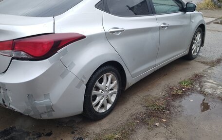Hyundai Elantra V, 2012 год, 550 000 рублей, 4 фотография