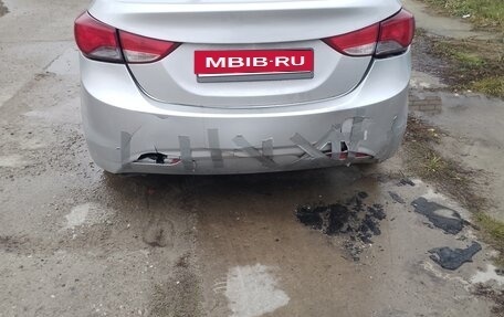 Hyundai Elantra V, 2012 год, 550 000 рублей, 3 фотография