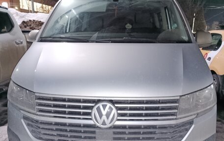 Volkswagen Caravelle T6 рестайлинг, 2021 год, 5 000 000 рублей, 2 фотография