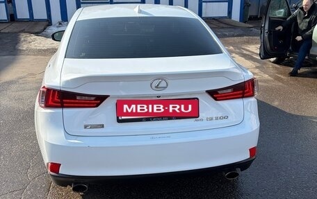 Lexus IS III, 2016 год, 1 750 000 рублей, 2 фотография