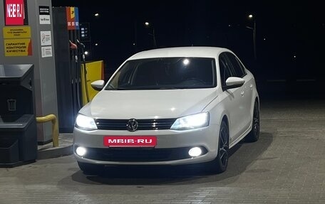 Volkswagen Jetta VI, 2013 год, 1 100 000 рублей, 22 фотография