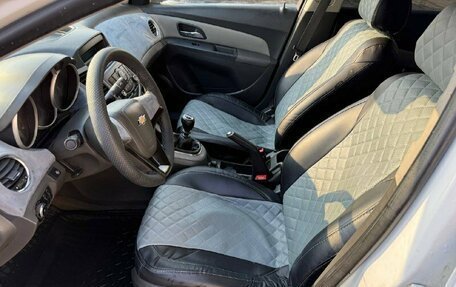 Chevrolet Cruze II, 2010 год, 470 000 рублей, 8 фотография