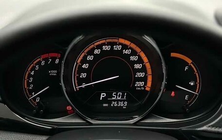 Toyota Yaris XP150 рестайлинг, 2022 год, 1 600 000 рублей, 10 фотография