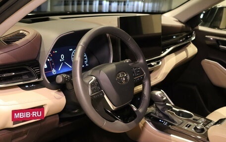 Toyota Highlander, 2025 год, 5 740 000 рублей, 9 фотография