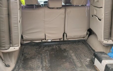 Toyota Land Cruiser Prado 120 рестайлинг, 2007 год, 2 000 000 рублей, 6 фотография