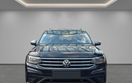 Volkswagen Tiguan II, 2022 год, 3 125 000 рублей, 2 фотография