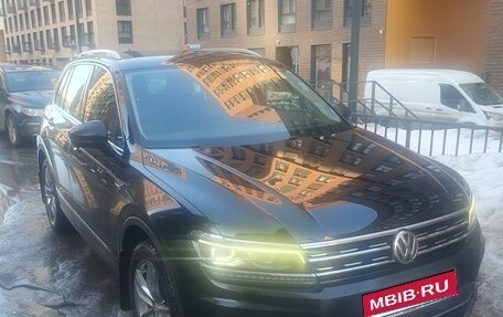 Volkswagen Tiguan II, 2019 год, 3 050 000 рублей, 5 фотография