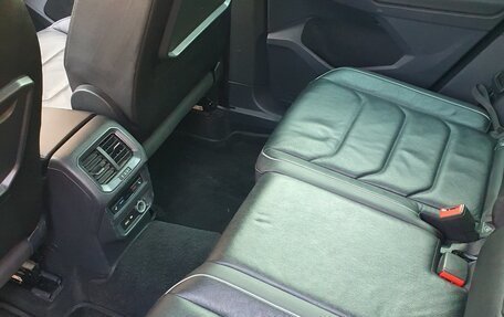 Volkswagen Tiguan II, 2019 год, 3 050 000 рублей, 9 фотография